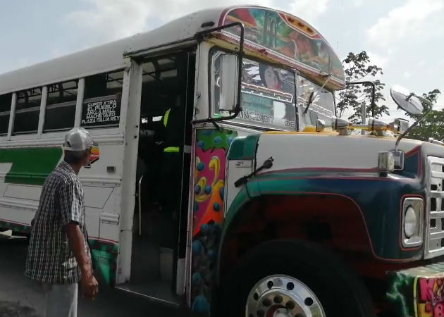 La mayor parte de la flota de autobuses de Sicamoch está inoperativa desde marzo. Foto: Eric Montenegro. 