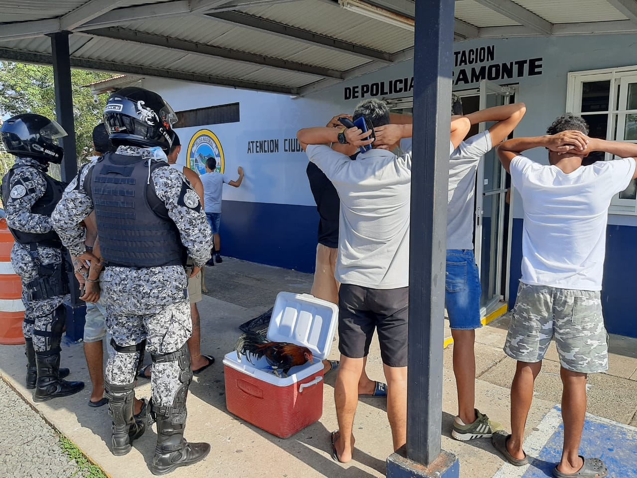 Los moradores de la barriada se quejaron por el escándalo que había en el lugar y lo denunciaron a la Policía Nacional. Foto/Eric Montenegro