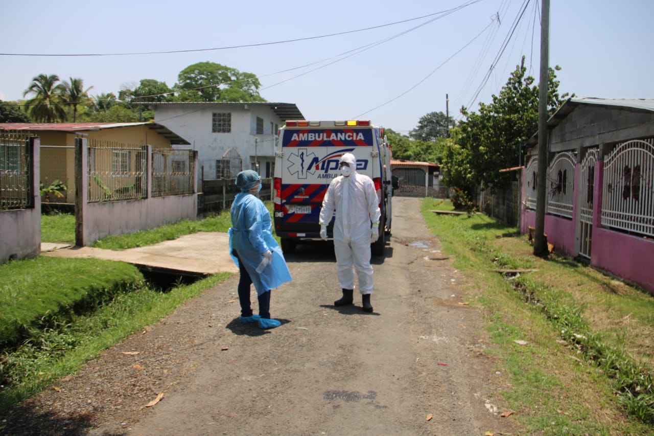 IUsrael Cedeño indicó que a las personas que requieran de atención médica especializada se les está otorgando un salvoconducto para que acudan al centro de salud y retornen. Foto/Eric Montenegro