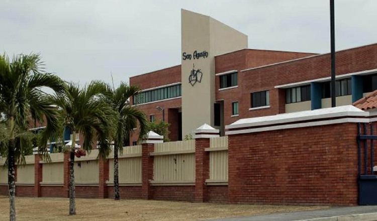 Colegio San Agustín ofrece servicio de primaria y secundaria.