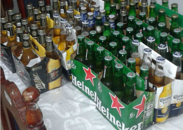 Más de 90 cajas de cervezas fueron confiscadas en Santiago. Fotos: Melquíades Vásquez.