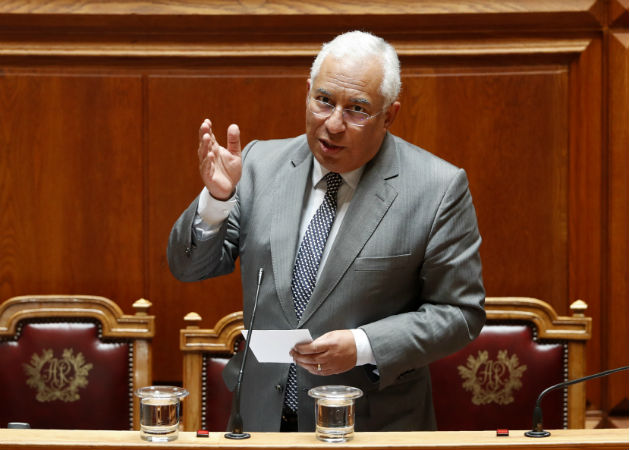 El primer ministro de Portugal,  Antonio Costa, hace uso de la palabra en el Parlamento en Lisboa. Fotos: EFE.