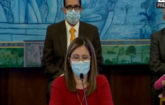 La ministra Rosario Turner presidió la conferencia de prensa.