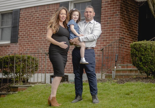 Meghan Perez decidió dar a luz en casa, algo que no había considerado antes del coronavirus. Foto / Johnny Milano para The New York Times.