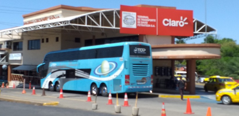 En estos momentos los propios transportistas tienen que cargar con el costo de combustible, ayudante, llantas, aceite entre otros gastos.