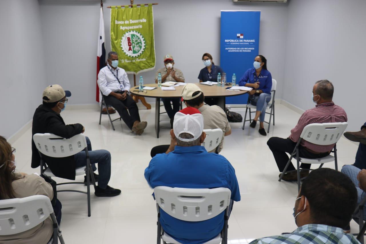 Los productores plantearon algunos inconvenientes que han tenido y esperan que puedan darse los mismos para la cosecha de camarones próxima que está por iniciar. Foto/Cortesía