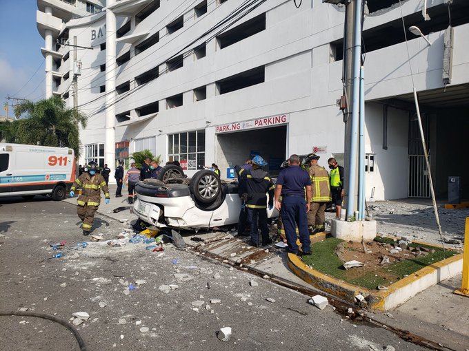 El Cuerpo de Bomberos procedió a  las labores de liberación de la conductora, sin embargo poco después se informó de su muerte.