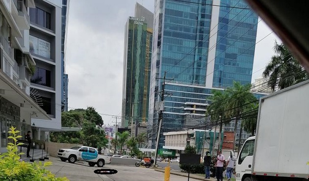 El edificio está ubicado en Calle 50