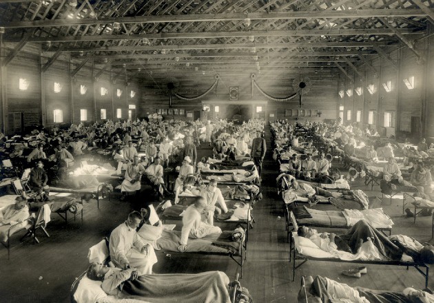 Hasta la reciente pandemia, muchos habían olvidado la gripe de 1918, que mató de 50 a 100 millones de personas. Foto / Ejército de eu/VÍa Reuters.