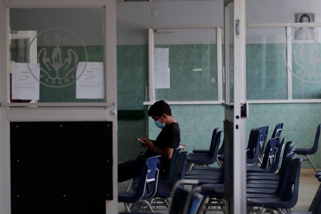 Muchos jóvenes han quedado desempleados por el cierre de la actividad comercial en el país. 