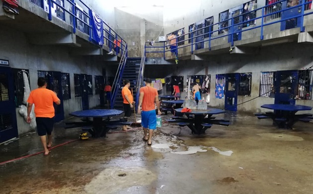 Las jornadas de limpiezas son constantes en los centros penitenciarios del país. 