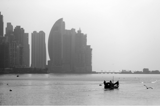 Como las industrias y el comercio están paralizados en casi todo el planeta, la atmósfera se encuentra más limpia, lo que retarda el cambio climático. Foto: AP.