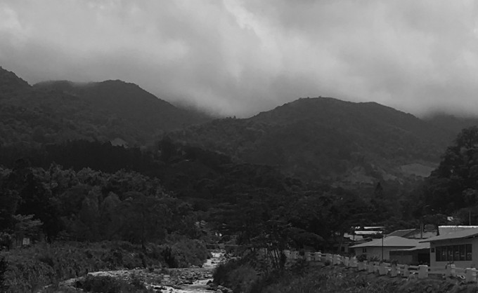 Siempre que miro el viento girar con lluvia sobre los cerros de mi valle natal, veo a mi padre. Foto: Cortesía David José Díaz- Díaz.