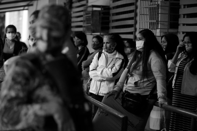 Cada panameño tiene una responsabilidad histórica que cumplir. Lo que menos podemos permitir ahora es que tengamos una sociedad enferma de COVID-19 y una economía que no arranca. Foto: AP.