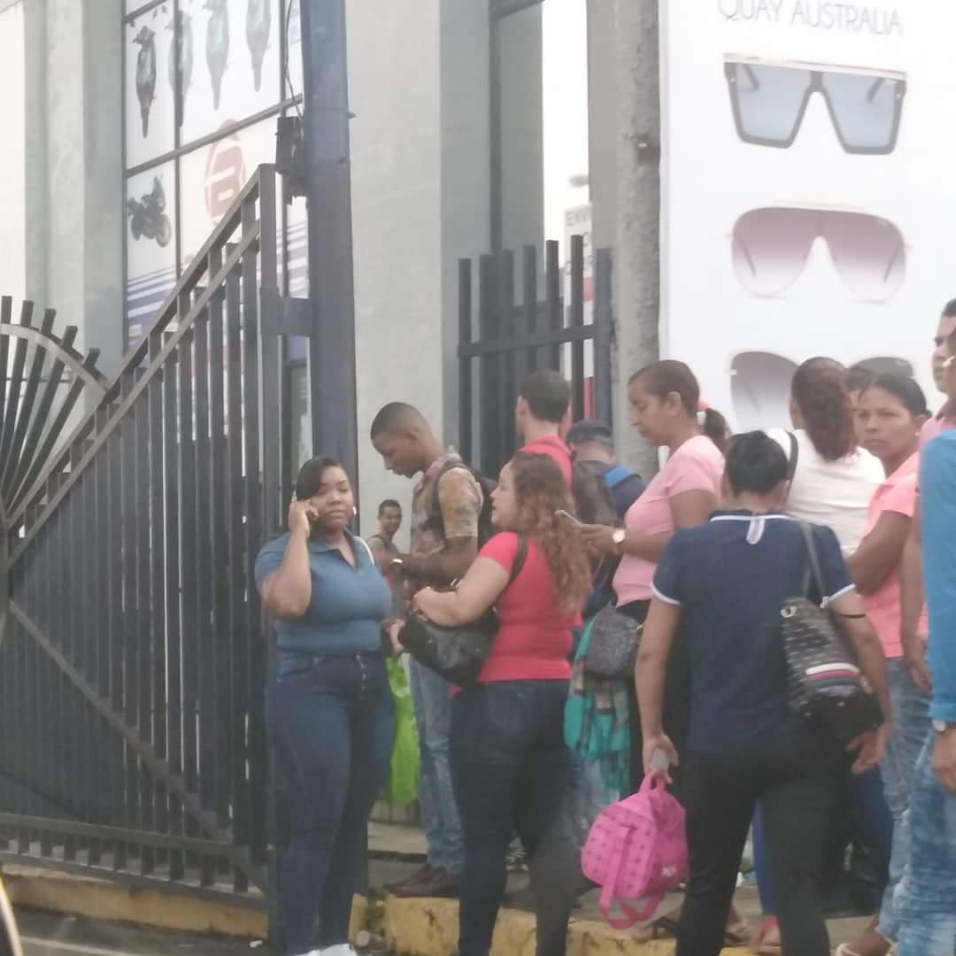 Entrada a la Zona Libre. Diómedes Sánchez