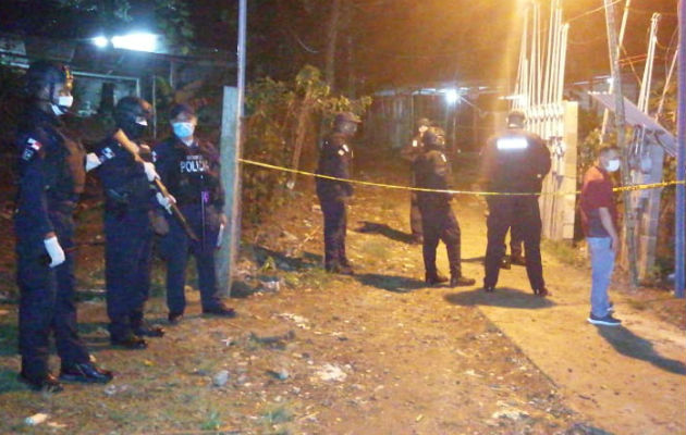 Ministro de Seguridad constata desempeño del Centro de Videovigilancia en Colón Las peleas entre bandas rivales inciden en muchos crímenes en Colón, según el ministro Pino. Fotos: Diómedes Sánchez.
