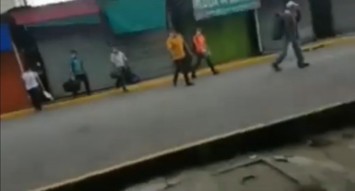 Una serie de videos dejam en evidencia el movimiento que realizan los migrantes para tratar de evadir a las autoridades fronterizas.