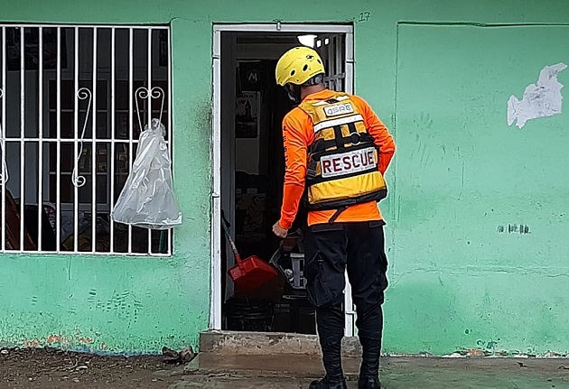 En la 24 de Diciembre, Las Mañanitas y Felipillo hubo reporte de introducción de agua en al menos seis residencias.