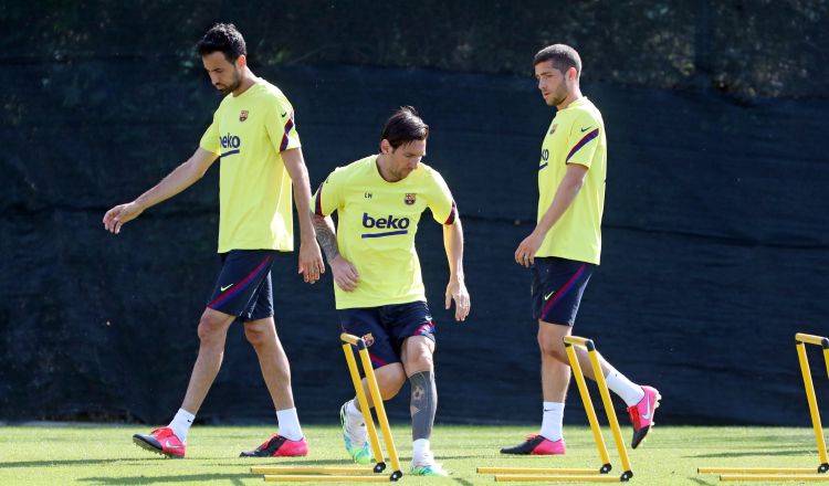 Mesi en los entrenamientos del Barcelona. Foto:EFE