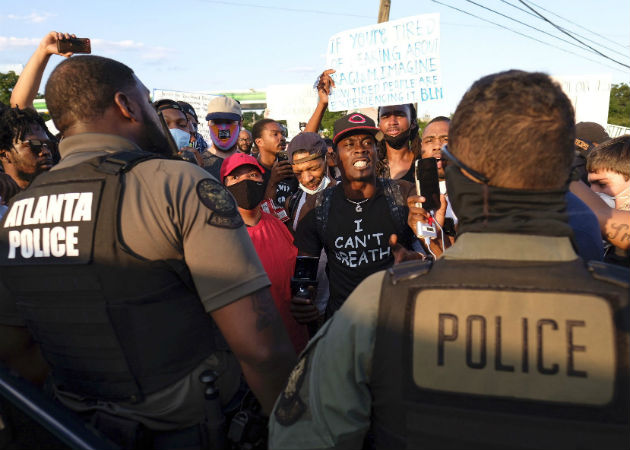 Las protestas en Atlanta han recrudecido tras la muerte de otro afroamericano. Fotos: AP.