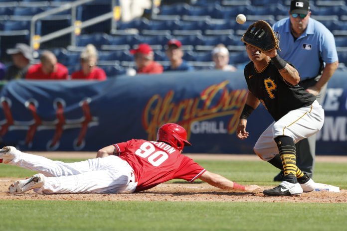 Manfred ha amenazado con presentar un calendario más corto, de unos 50 juegos. Foto:AP