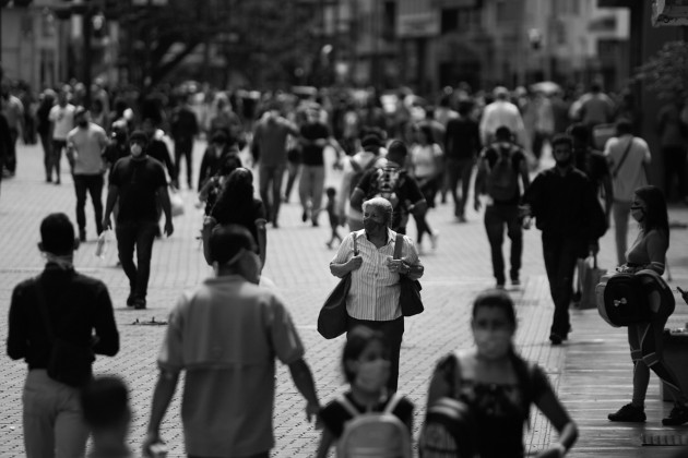 No se puede estimar con precisión cuántos puestos de trabajo se podrían recuperar y reactivar para dinamizar la economía. Foto: AP.