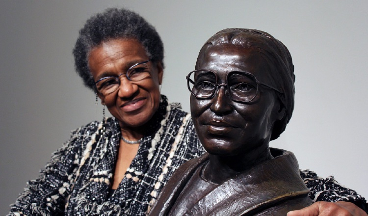 Fotografía fechada el 15 de mayo de 2014 que muestra a la directora del museo dedicado a Rosa Parks, Georgette Norman. EFE/Damià Bonmatí