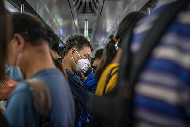 Brasil y la India -el segundo y el cuarto país más afectados del mundo, respectivamente- muestran pronunciadas curvas ascendentes de contagios.