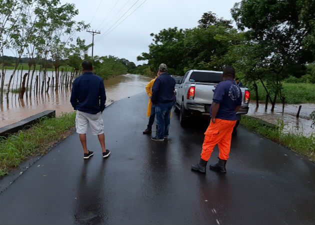 Buzos del Sistema Nacional de Protección Civil recuperaron el cuerpo. Foto: Melquíades Vásquez. 