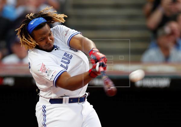 Vladimir Guerrero es una de las figuras de los Azulejos de Toronto. Foto:EFE