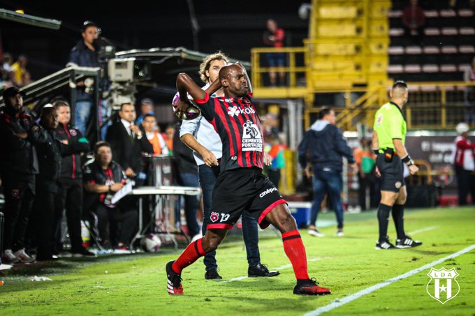 Adolfo Machado fue títular en el partido. Foto:Twitter