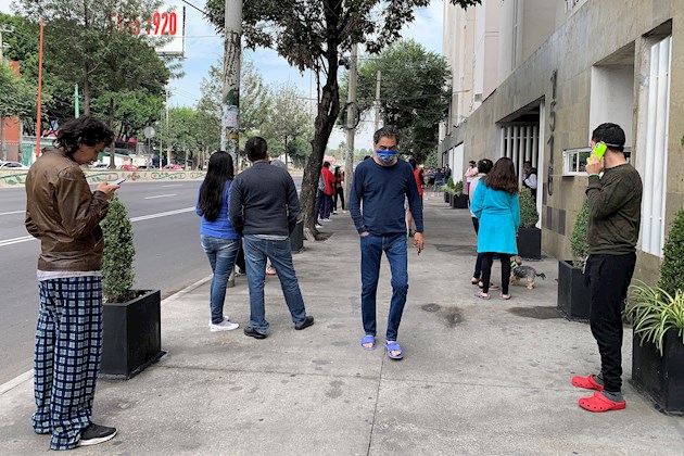 "Tenemos ya comunicación con otros estados. De todas maneras, todo el mundo fuera para estar a salvo ante cualquier réplica", llamó el mandatario.