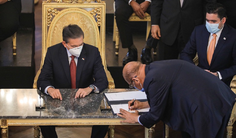 Algunos analistas consideran que el gran reto del presidente Laurentino Cortizo es demostrar su liderazgo. Foto Archivo.