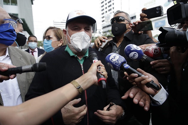 El expresidente Ricardo Martinelli se acogió al Artículo 25 de la Constitución. Foto EFE