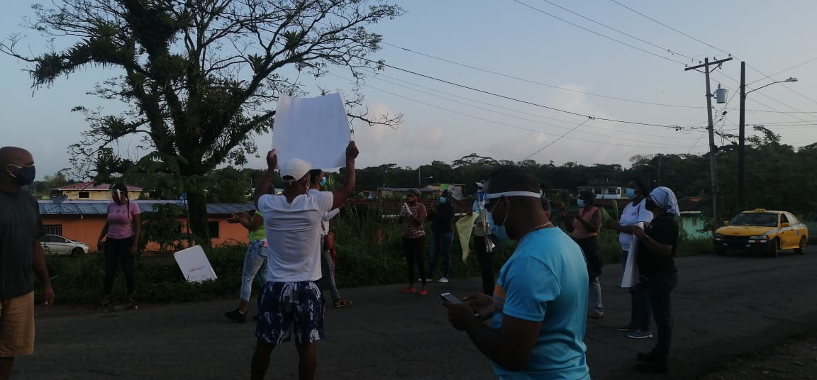 El cierre se mantuvo en ambas vías que comunican a esta área con la ciudad de Colón hacia la Costa Arriba de Colón.