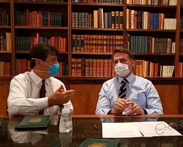 El presidente brasileño, Jair Bolsonaro, en cuarentena al dar positivo en coronavirus.