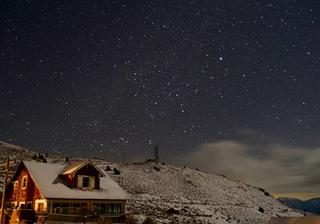 Cerro Gordo, un pueblo minero de plata que estuvo décadas abandonado, está en las montañas cerca de Death Valley. De sus estructuras originales, quedan 22. Foto / Brent Underwood.