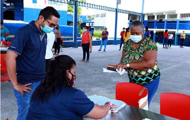 El pago de la beca universal, por parte del Ifarhu, ahora se está haciendo de forma digital en algunos sectores.