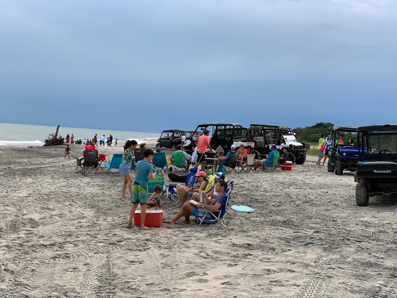 Un grupo de 24 personas violaron el toque de queda al realizar actividades en la playa Buenaventura.