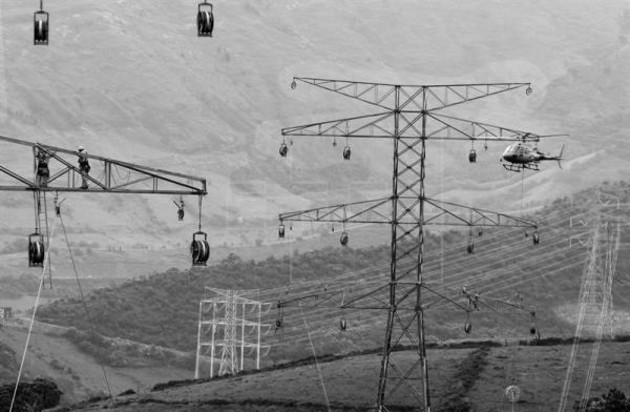 Las hidroeléctricas no solo aportan energía firme, sino que también benefician la operación de los sistemas integrados con el respaldo de las instalaciones tipo eólicas y solares. Foto: EFE.