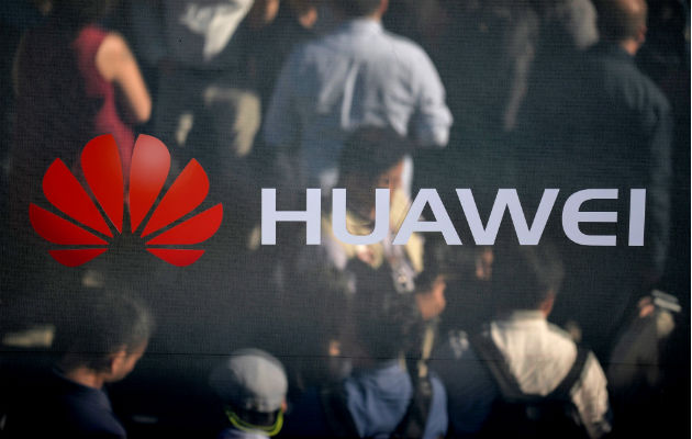 Pompeo acusó a empleados de Huawei de
