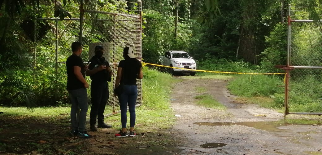 Extraoficialmente, se señala que los cuerpos están en una especie de fosa.