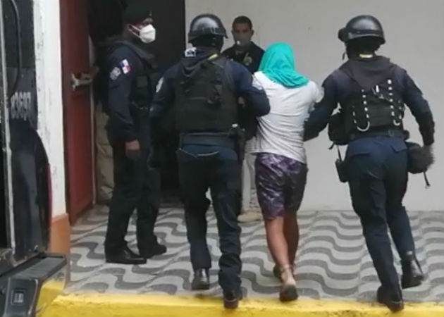 El presunto implicado en la matanza de los jóvenes llegó al SPA en Colón, fuertemente custodiado. Foto: Diomedes Sánchez.