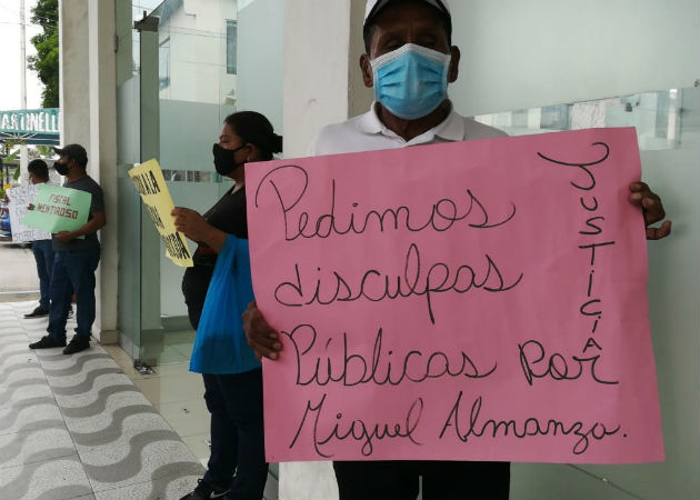 Familiares y amigos del detenido protestaron por el resultado de la audiencia. Fotos: Diómedes Sánchez S.