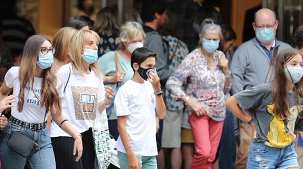 Para poner a prueba su eficacia, se analizó el tejido tras estar en contacto con una solución que contiene una determinada cantidad de virus, para medir su viabilidad a lo largo del tiempo. FOTO/EFE