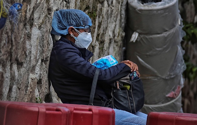 Luego de ganarle la batalla al coronavirus, ciertos pacientes recuperados enfrentan diferentes secuelas durante días o incluso meses.