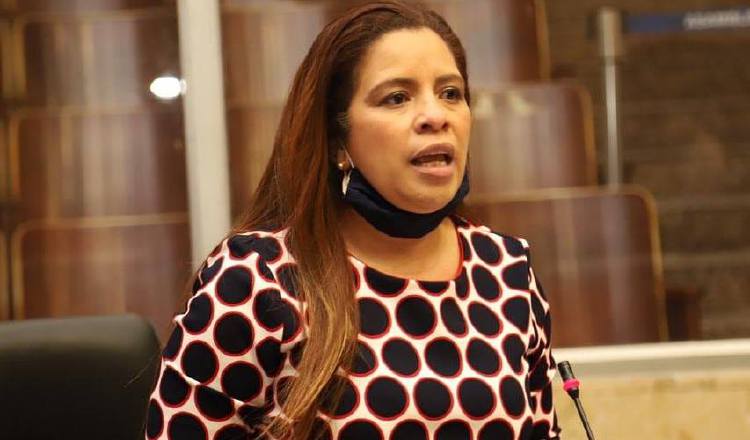 La diputada Corina Cano, presentó el proyecto del ley el pasado 21 de julio. Cortesía