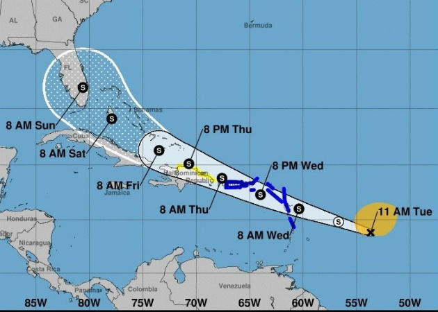 El potencial noveno ciclón podría llegar a Florida (EE.UU), a través del Caribe El sistema está a unos 800 km al este de la islas de Barlovento en las Antillas Menores. Fotos: EFE.