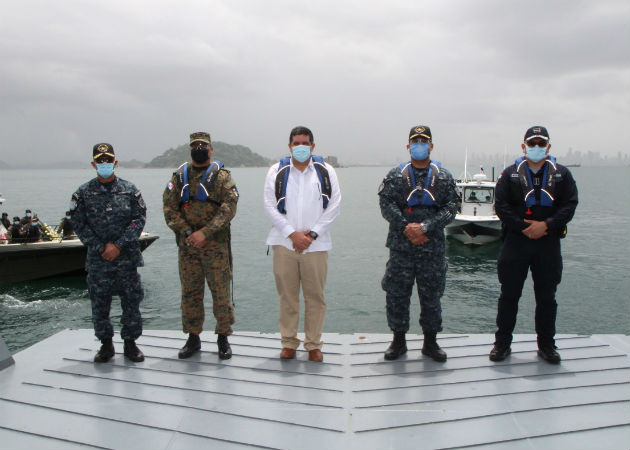 La ceremonia solemne se realizó en la Nave A 403 Manuel Amador Guerrero en la Bahía de Panamá. Fotos: Cortesía.: