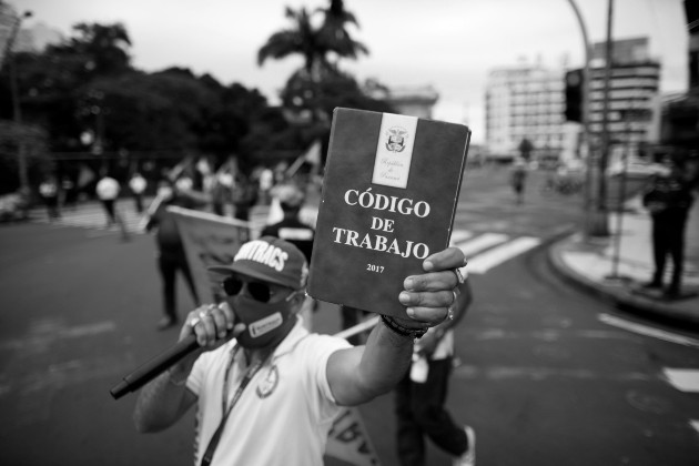 Trabajadores rechazan posibles reformas al Código de Trabajo. El desacierto de este fallo, tampoco es casual dadas las intenciones de la clase dominante de modificar el Código de Trabajo. Foto: EFE.